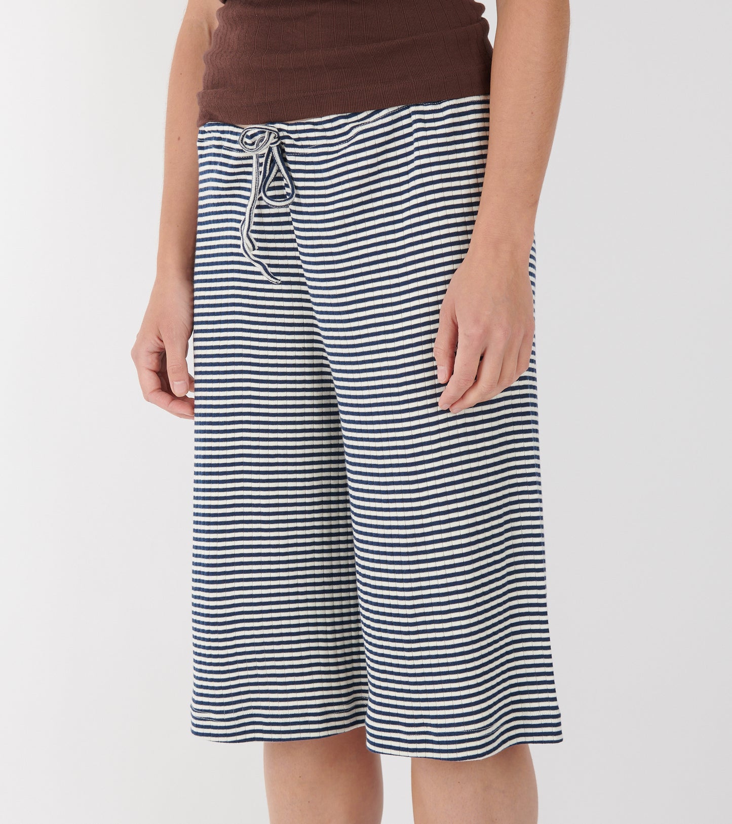 Nova Shorts 2 Marine/Ecru