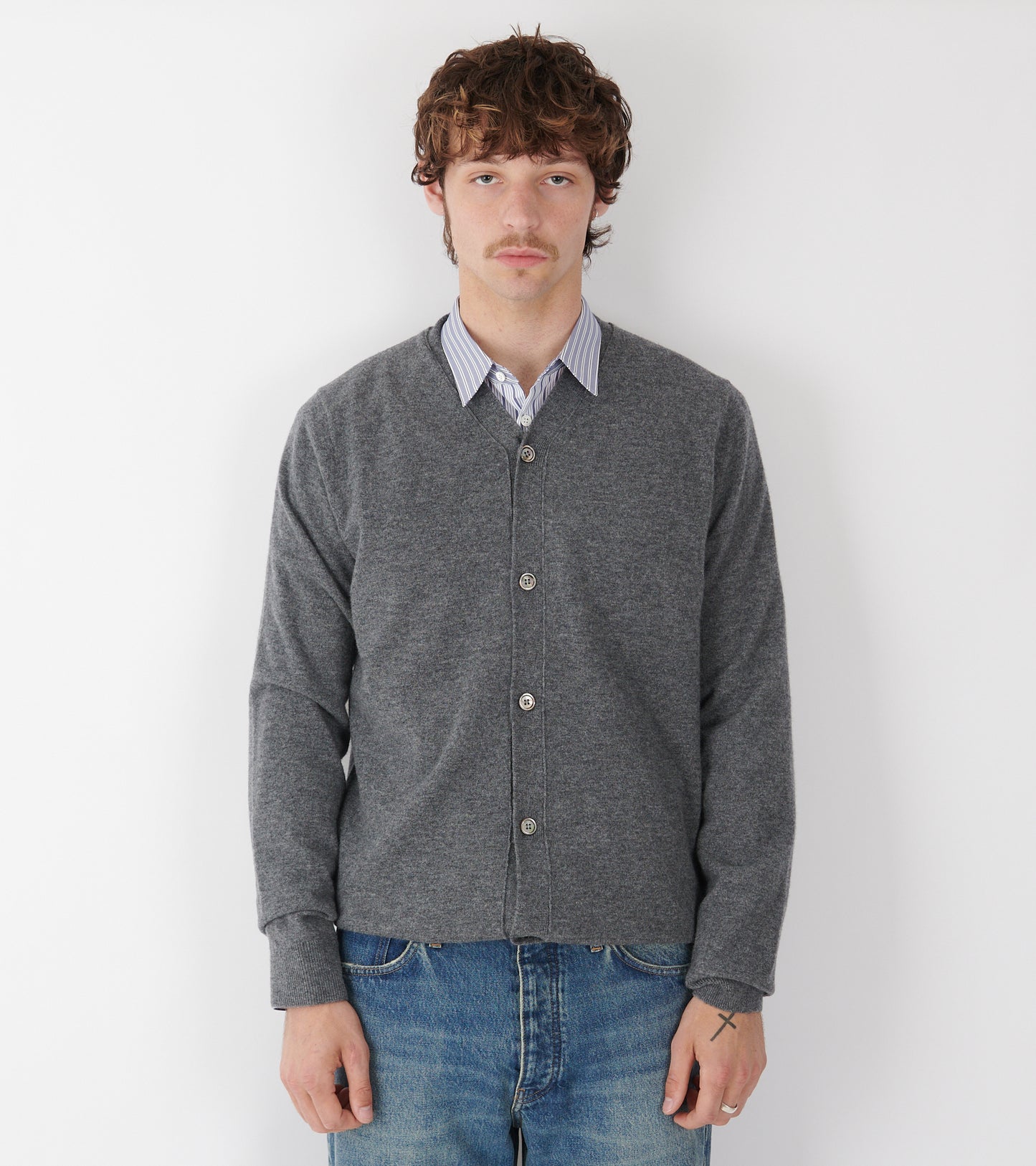 V-neck Lambswool Cardigan Grey