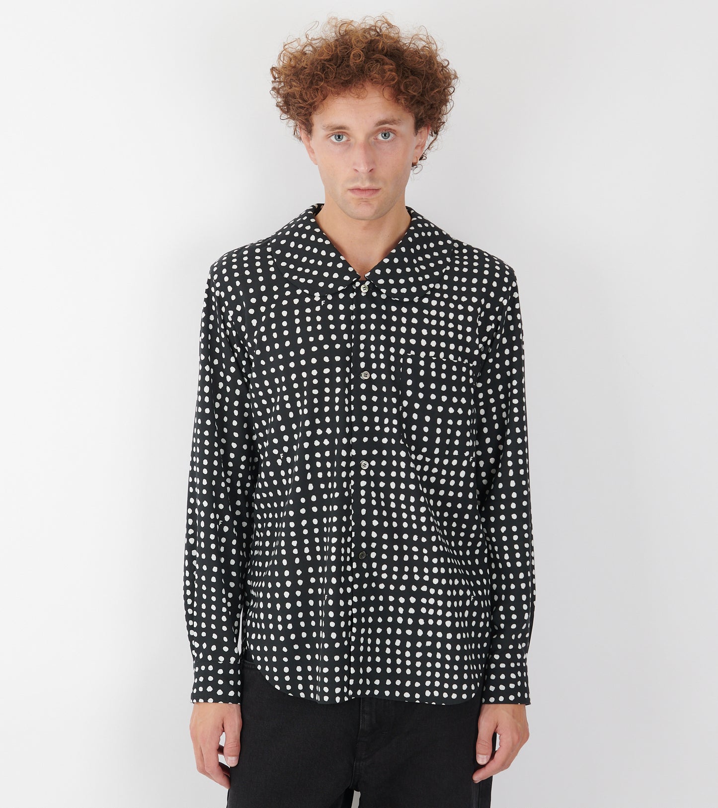 Round Collar Dot Shirt Black/White