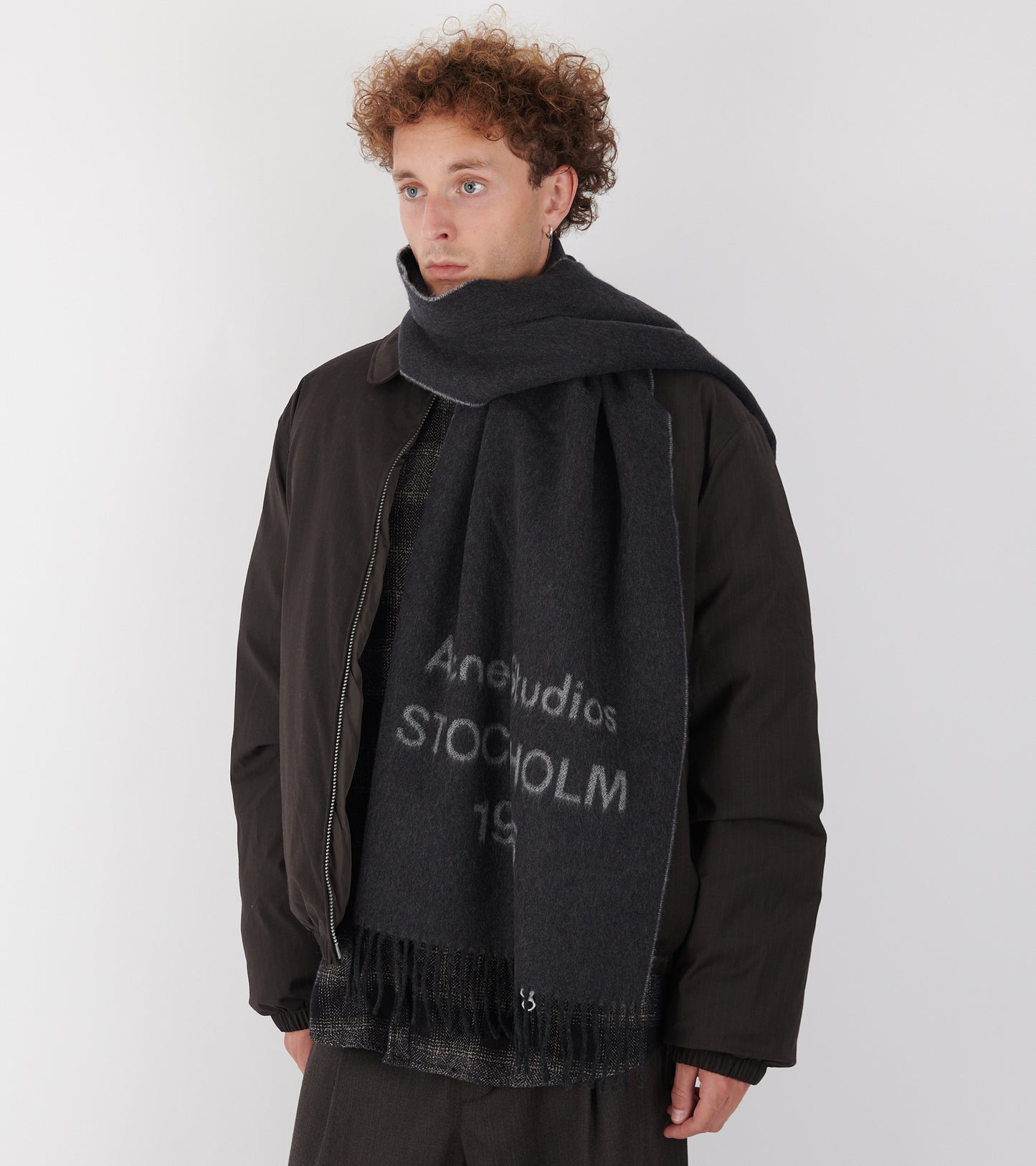 Wide Logo Scarf Black/White