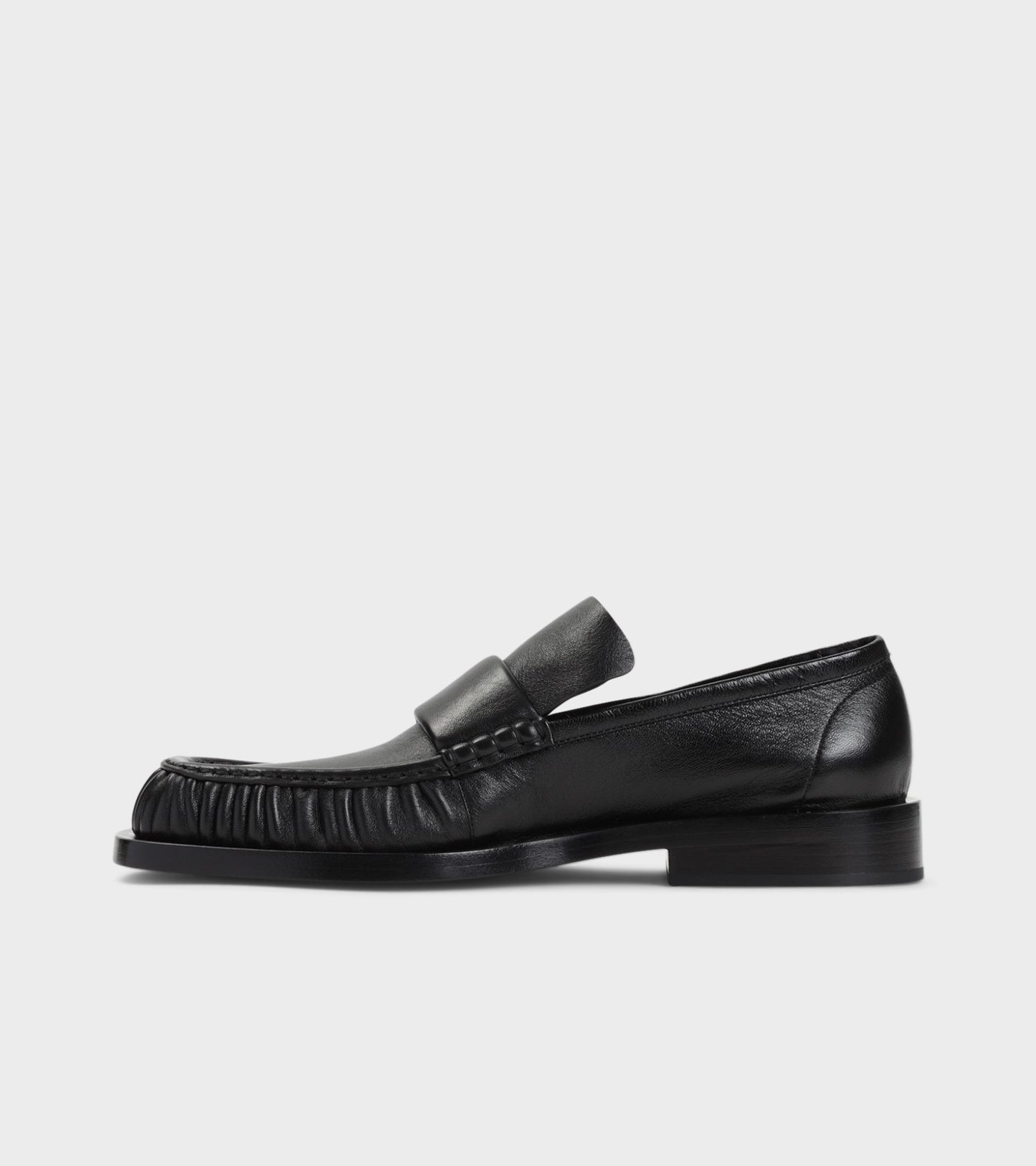 Nikki Loafer Black