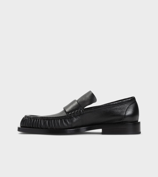 Nikki Loafer Black