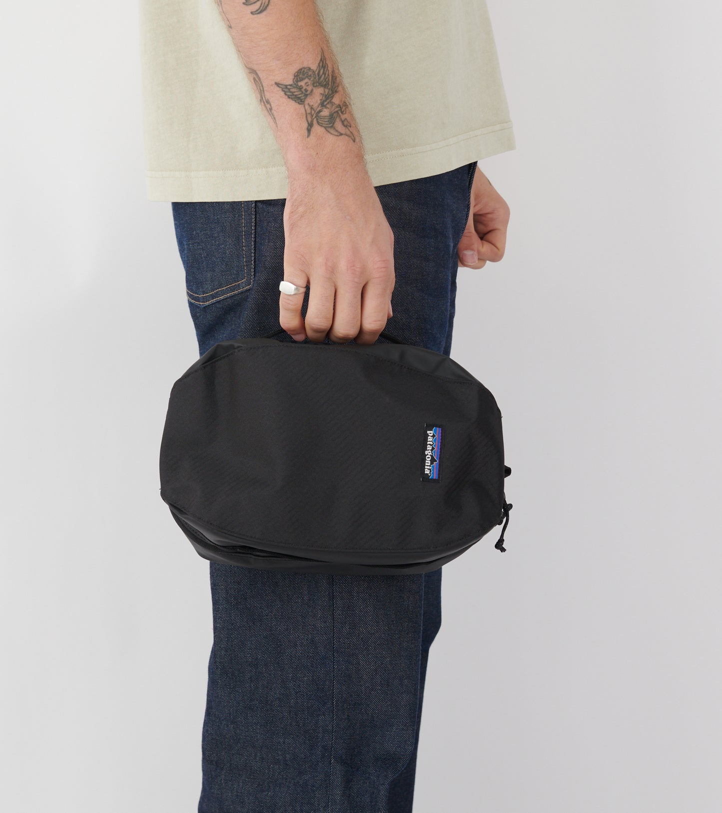 Black Hole Cube 6L Black