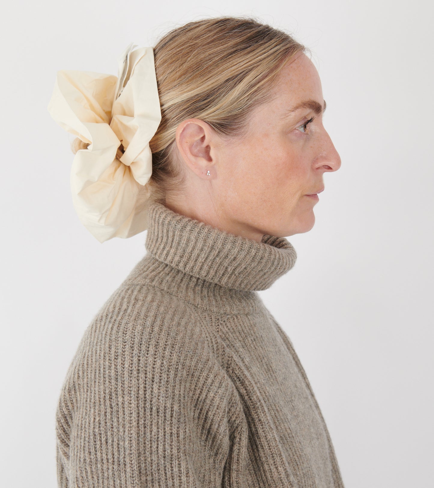 Big Scrunchie Ivory