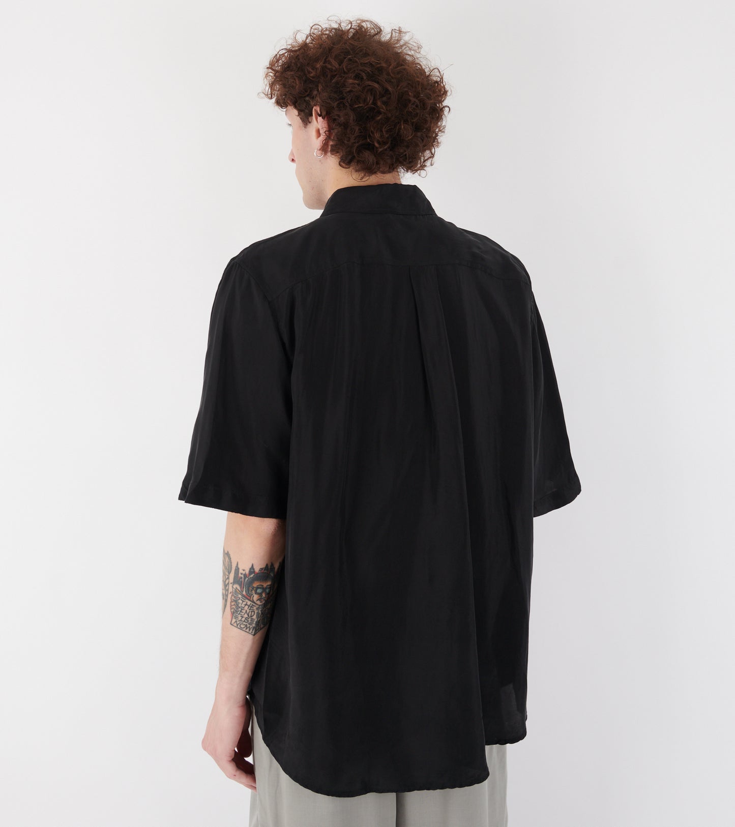 Beyond Shirt Shortsleeve Char Black Dustveil Cupro