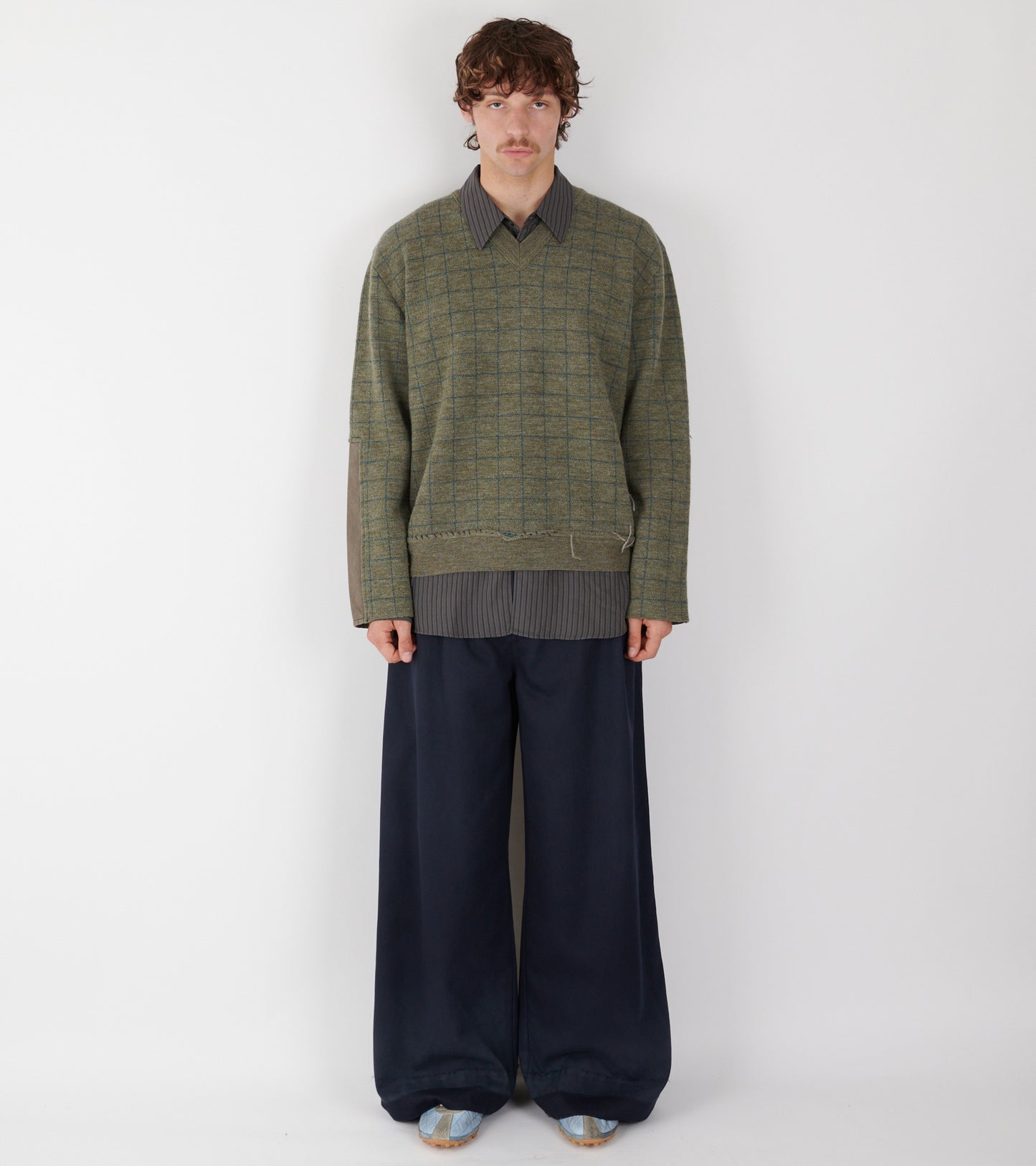 Wool V-neck Militery Green