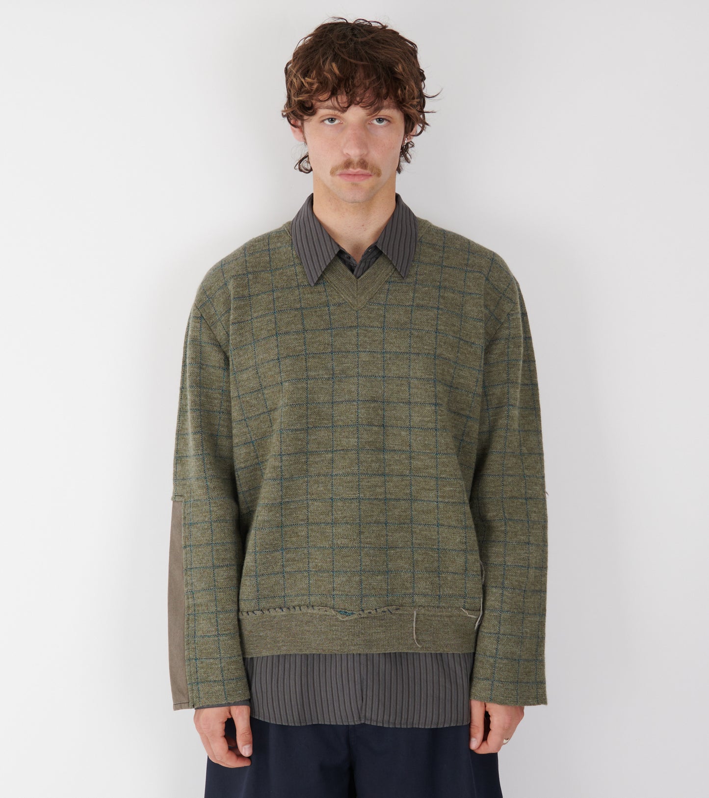 Wool V-neck Militery Green