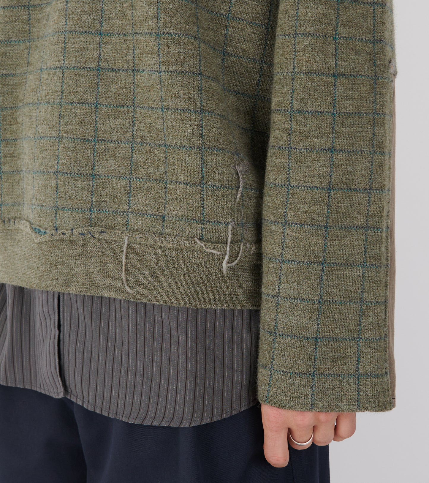 Wool V-neck Militery Green