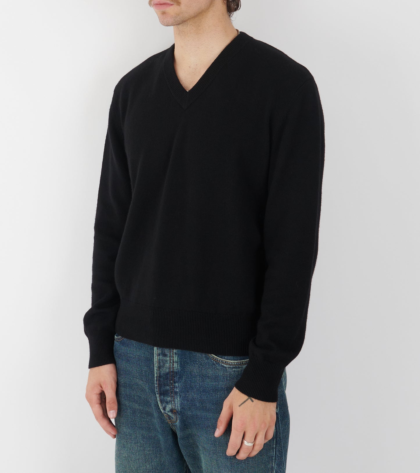 Moon Merino V Neck Black
