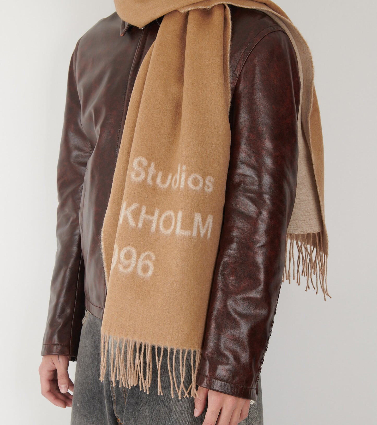Logo Jacquard Scarf Camel/Ecru