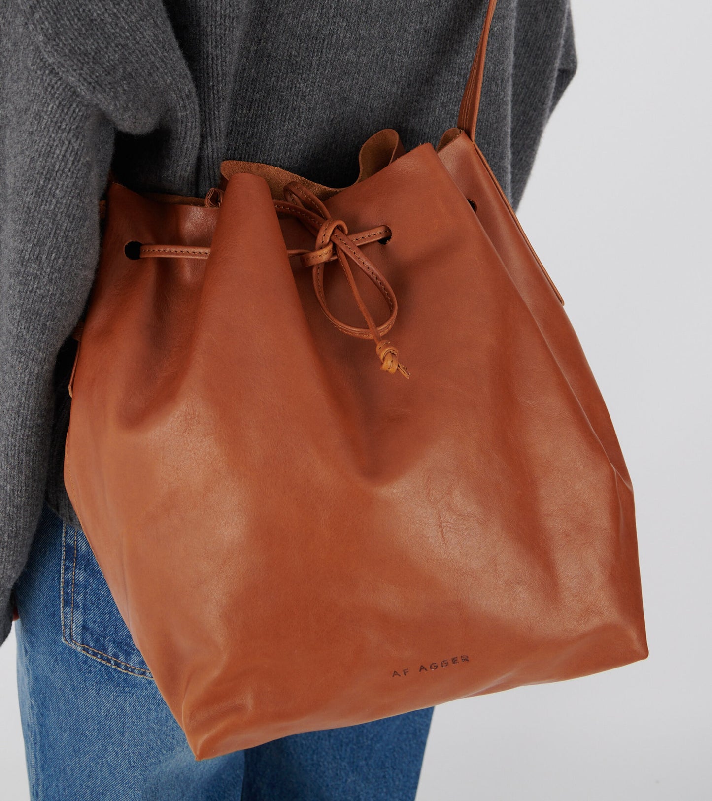 Full Grain Leather Bucket Bag Cognac