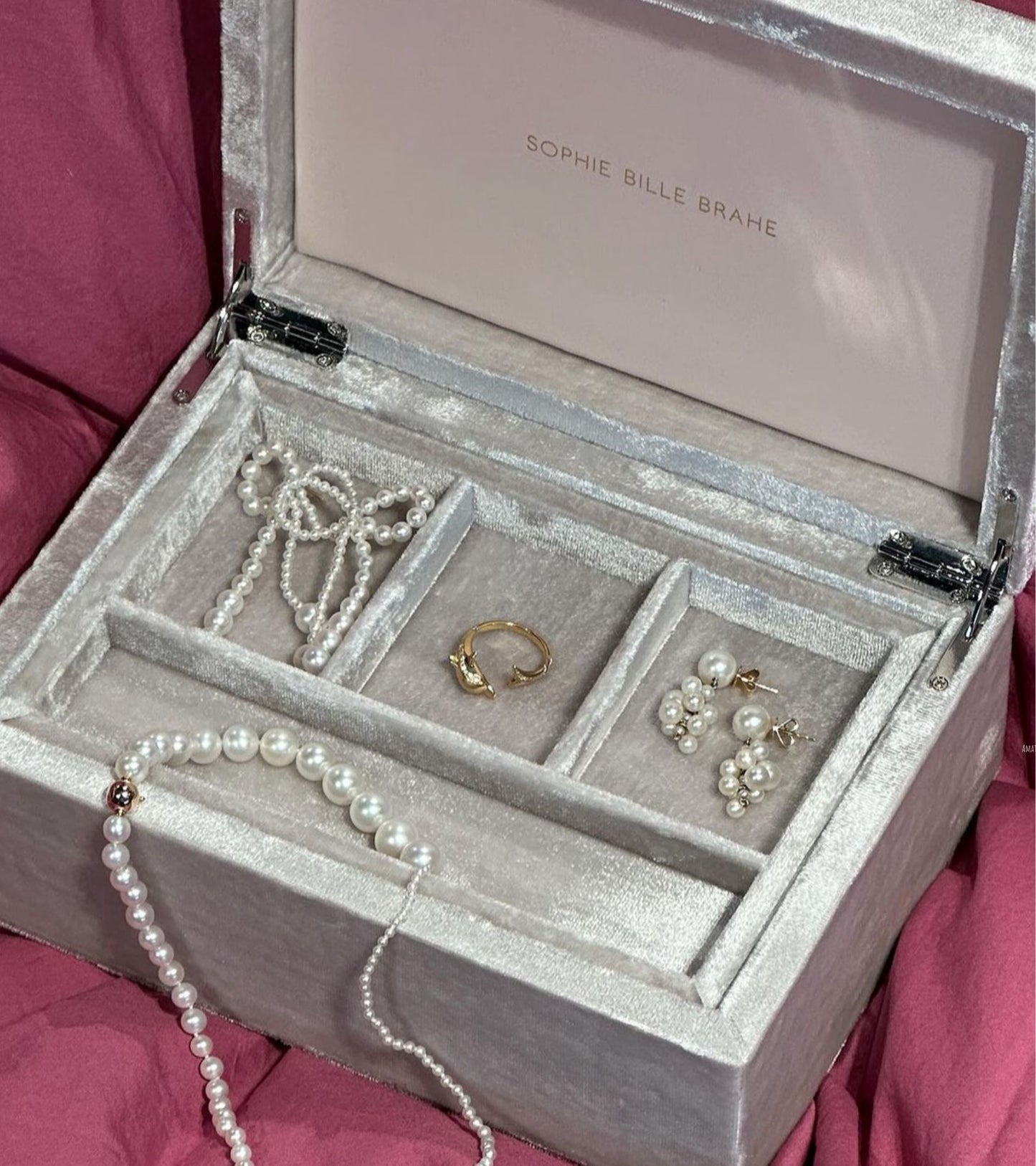 Grande Rosette De Perle Earrings