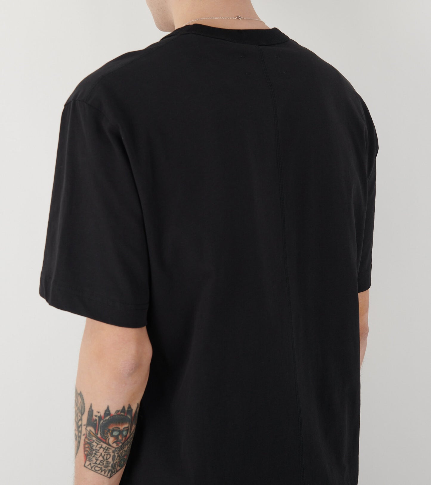 Seam Tee Black
