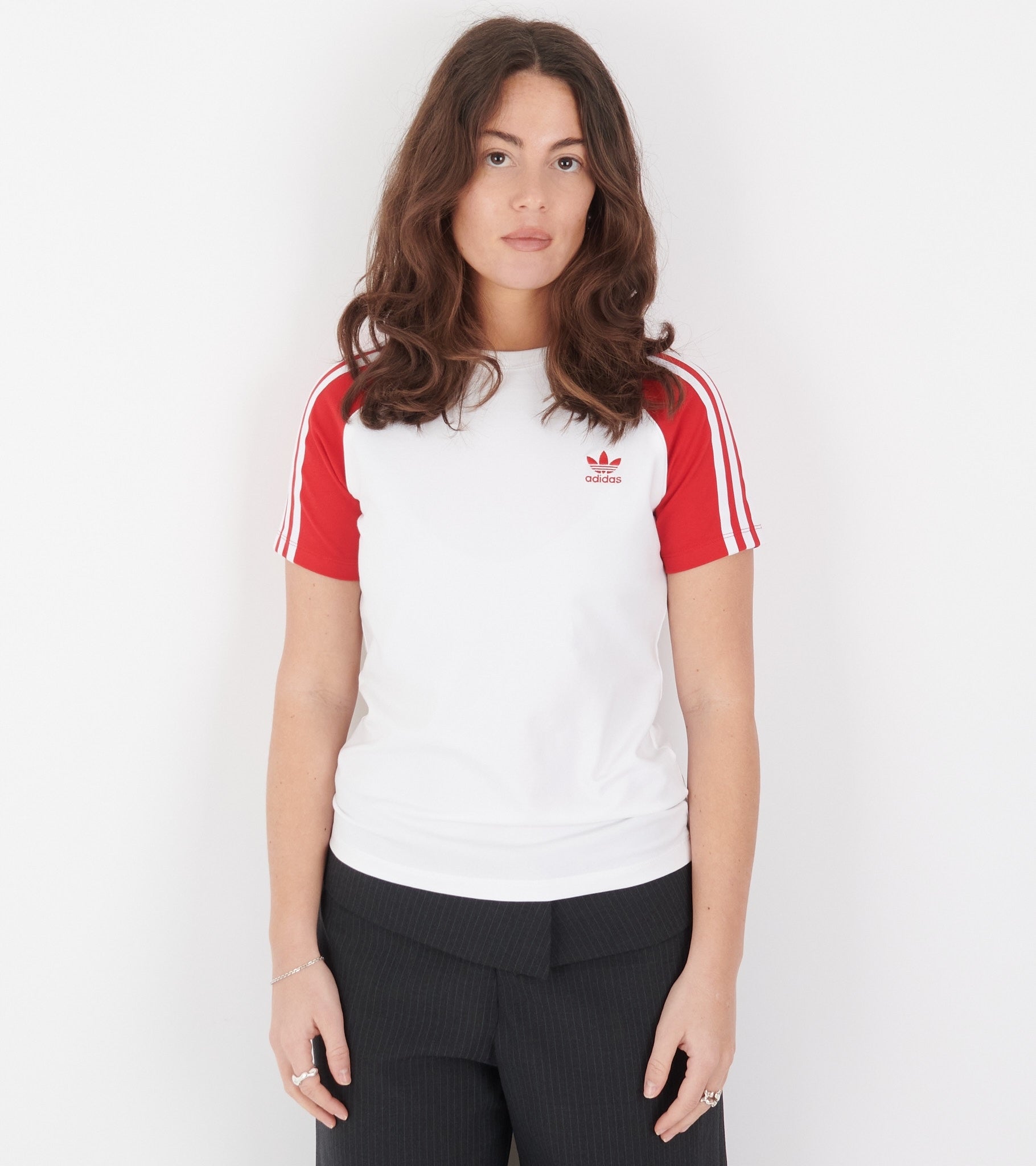 Slim Tee White/Better Scarlet