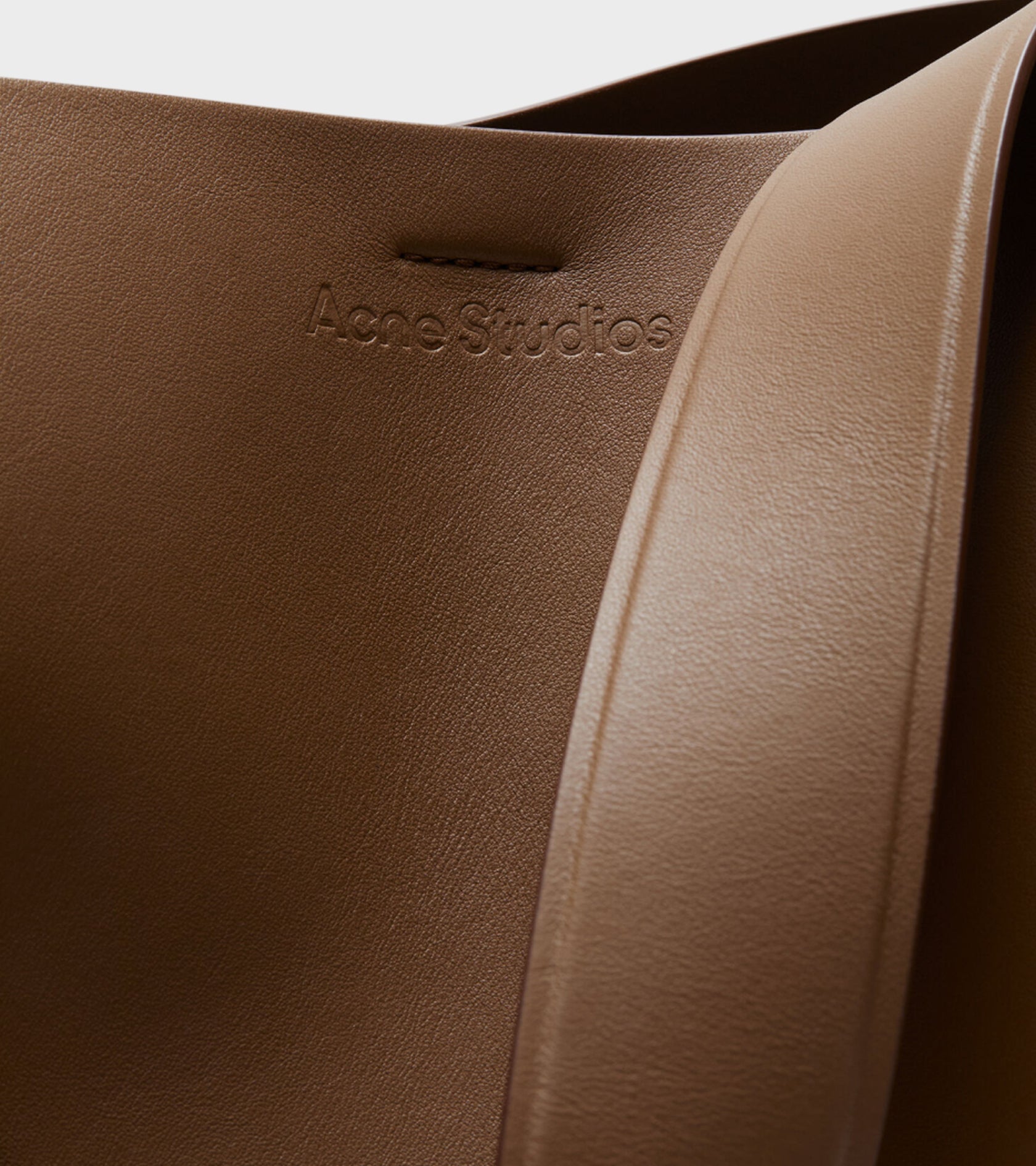 Musubi Midi Camel Brown