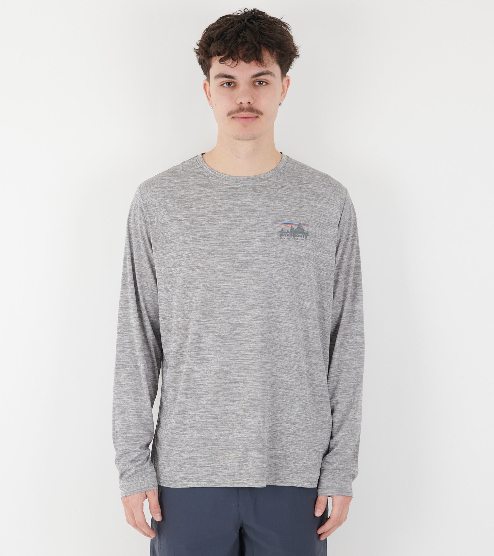 M's L/S Cap Cool Daily Graphic Shirt Skyline Feather Grey