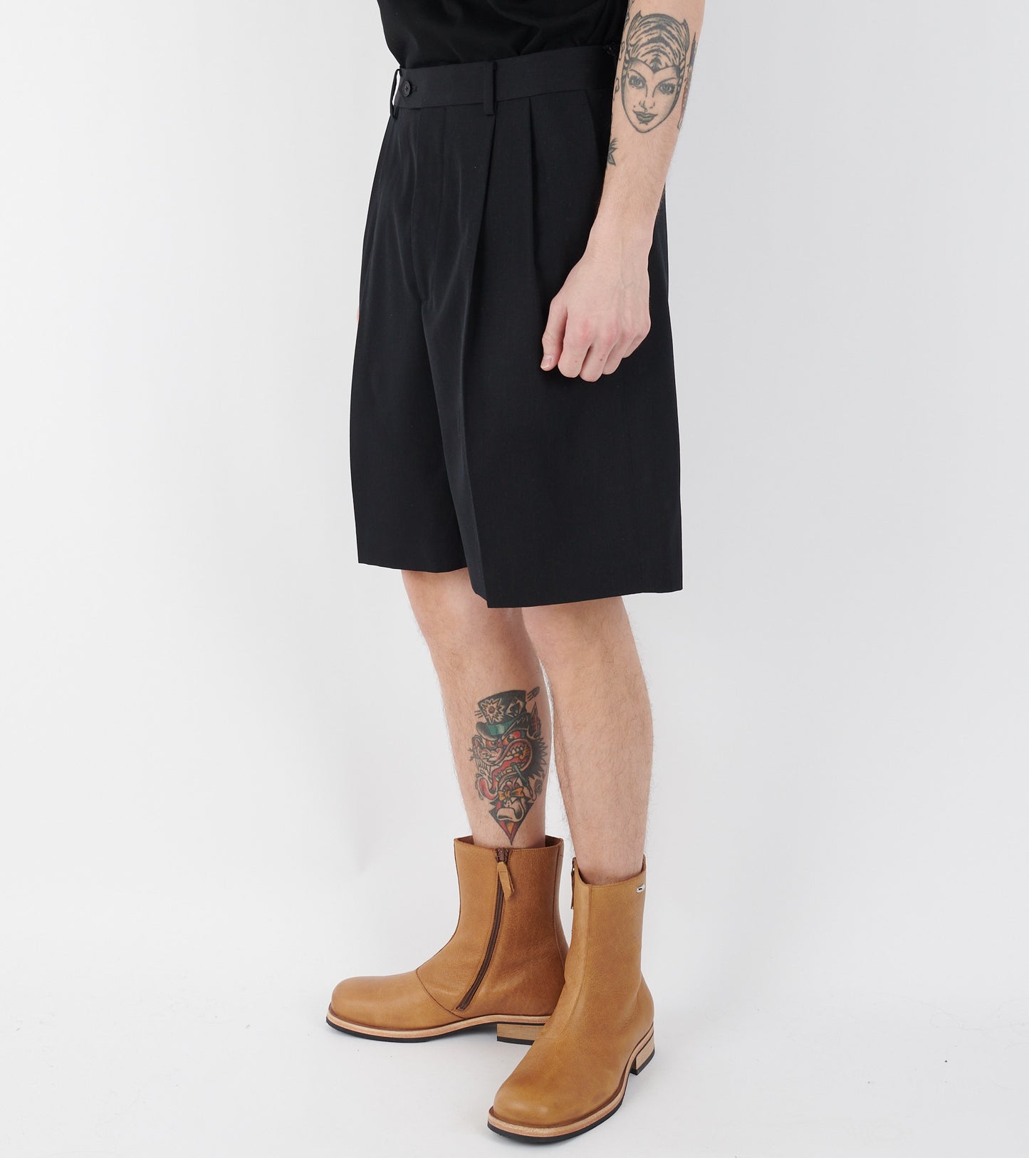 Light Wool Gabardine Shorts Black