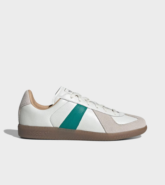 BW Army Core White/Power Green