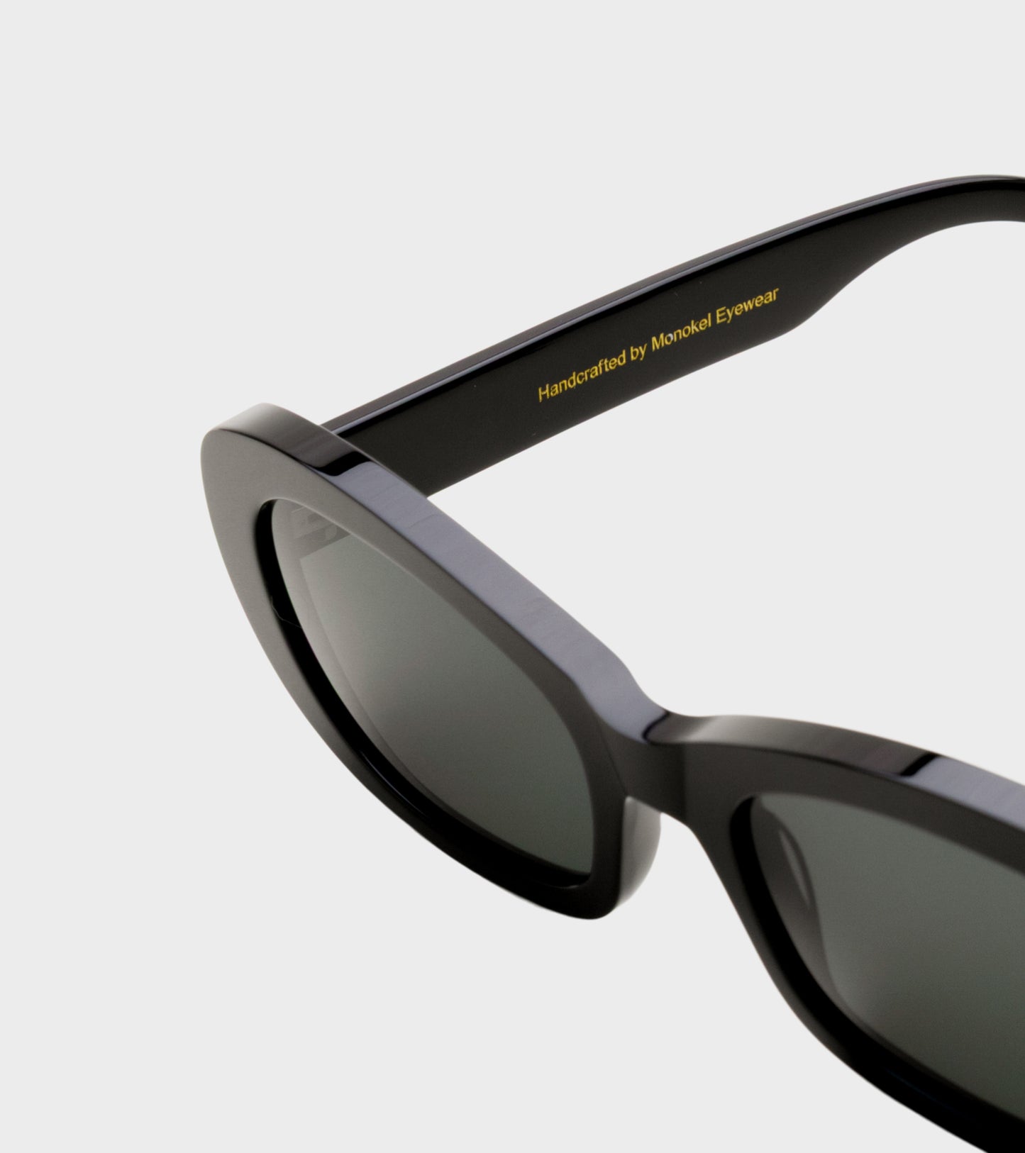 Belle Black/Green Solid Lens