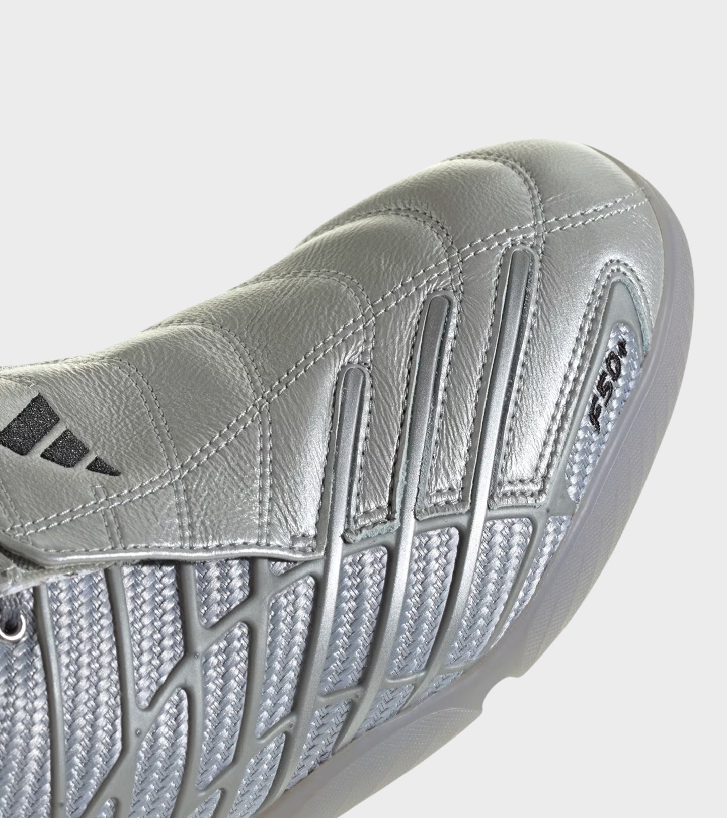 F50 Sala Silver Metallic/Grey Three