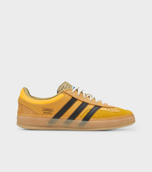 KI2592 Bad Bunny Gazelle Indoor Solar Gold/Core Black/Gum3