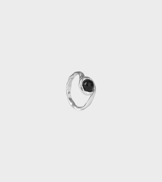 Petite Lago Onyx Ring Silver