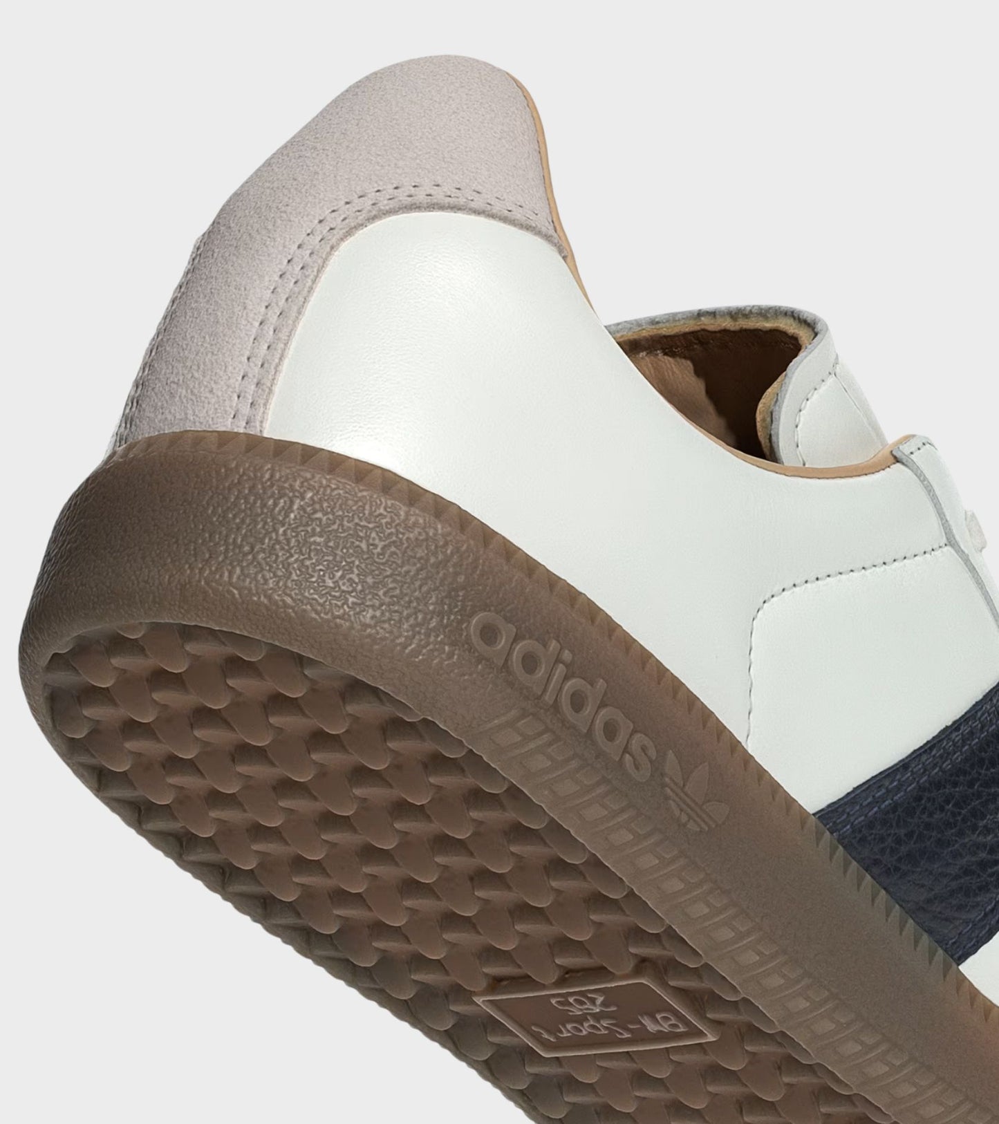 BW Army Core White/Night Indigo