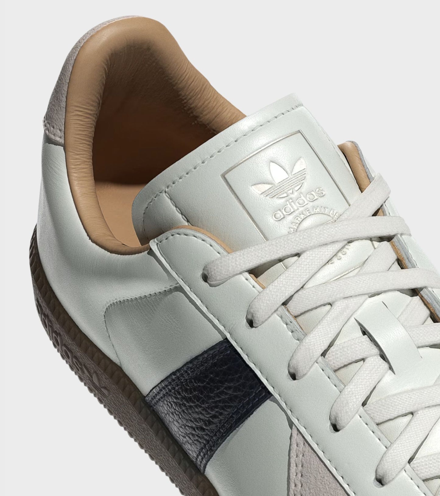 BW Army Core White/Night Indigo