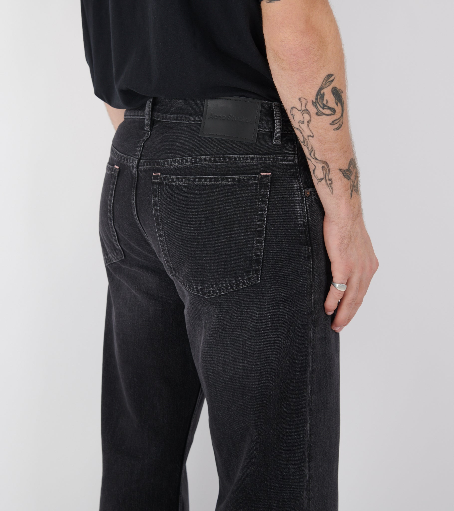 パンツ Acne Studios 2021M Vintage Black 29/30 Acne Studios - レギュラーフィットジーンズ - 2021M - ブラック