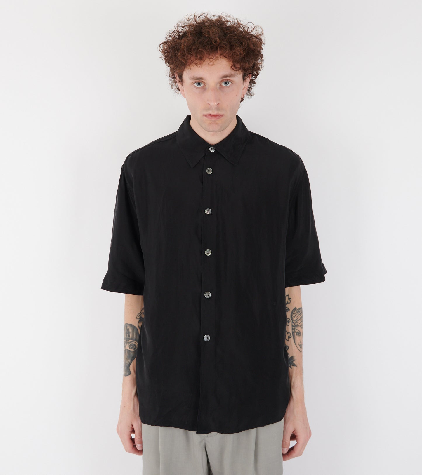 Beyond Shirt Shortsleeve Char Black Dustveil Cupro