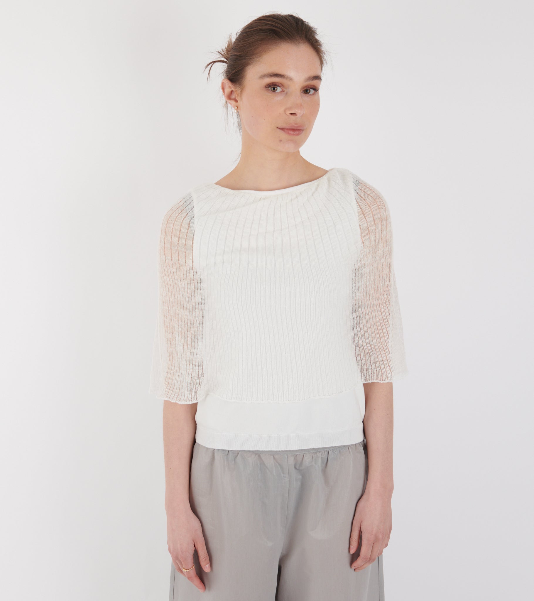 Saphira Cape Top Off-white – Dr. Adams