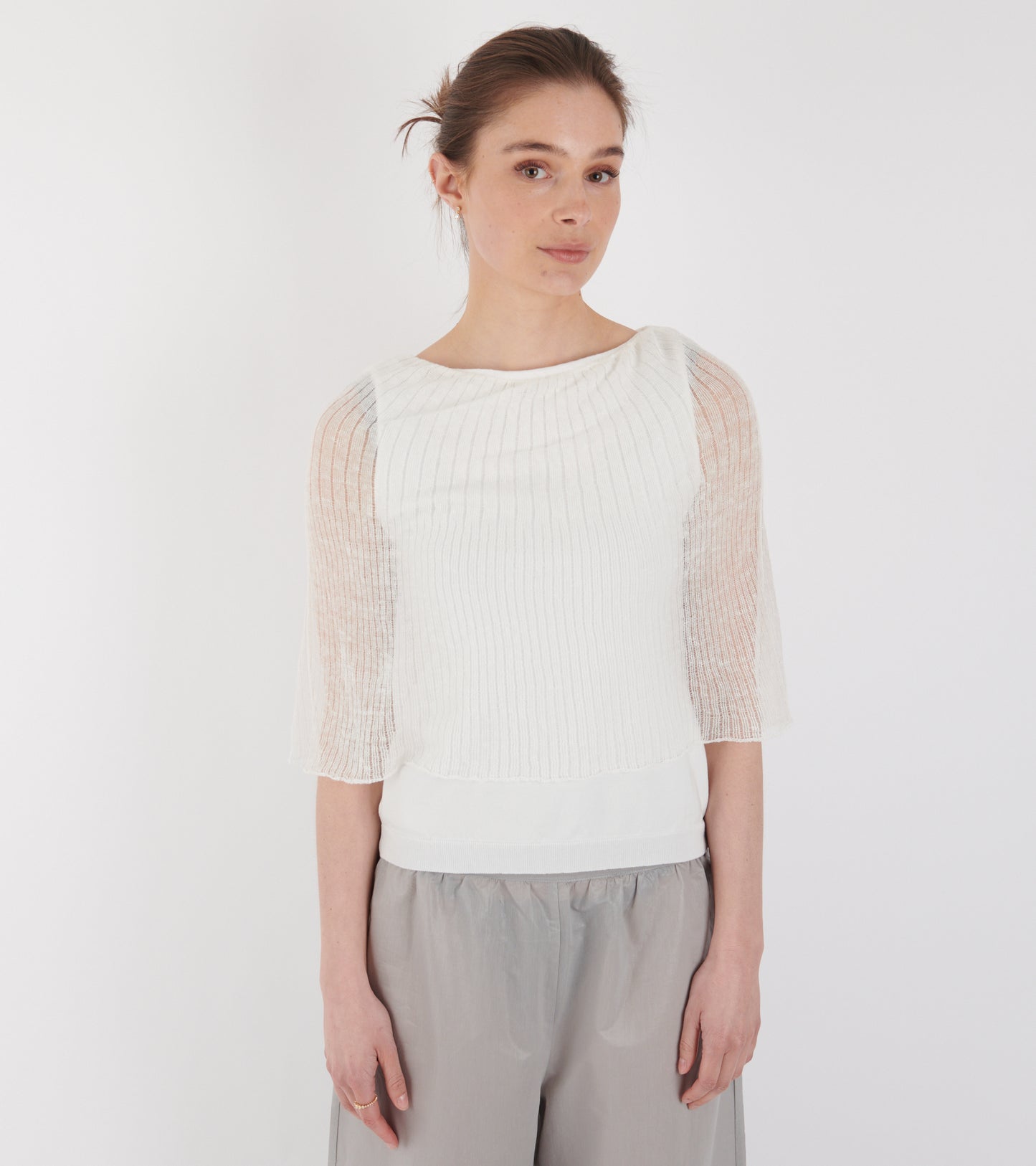 Saphira Cape Top Off-white