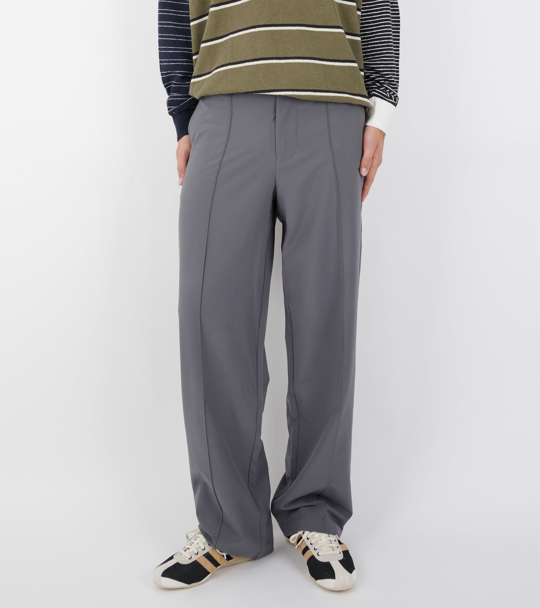 Tokyo W SFTM Core Black/Beige Tone/Gold Metallic – Dr. Adams