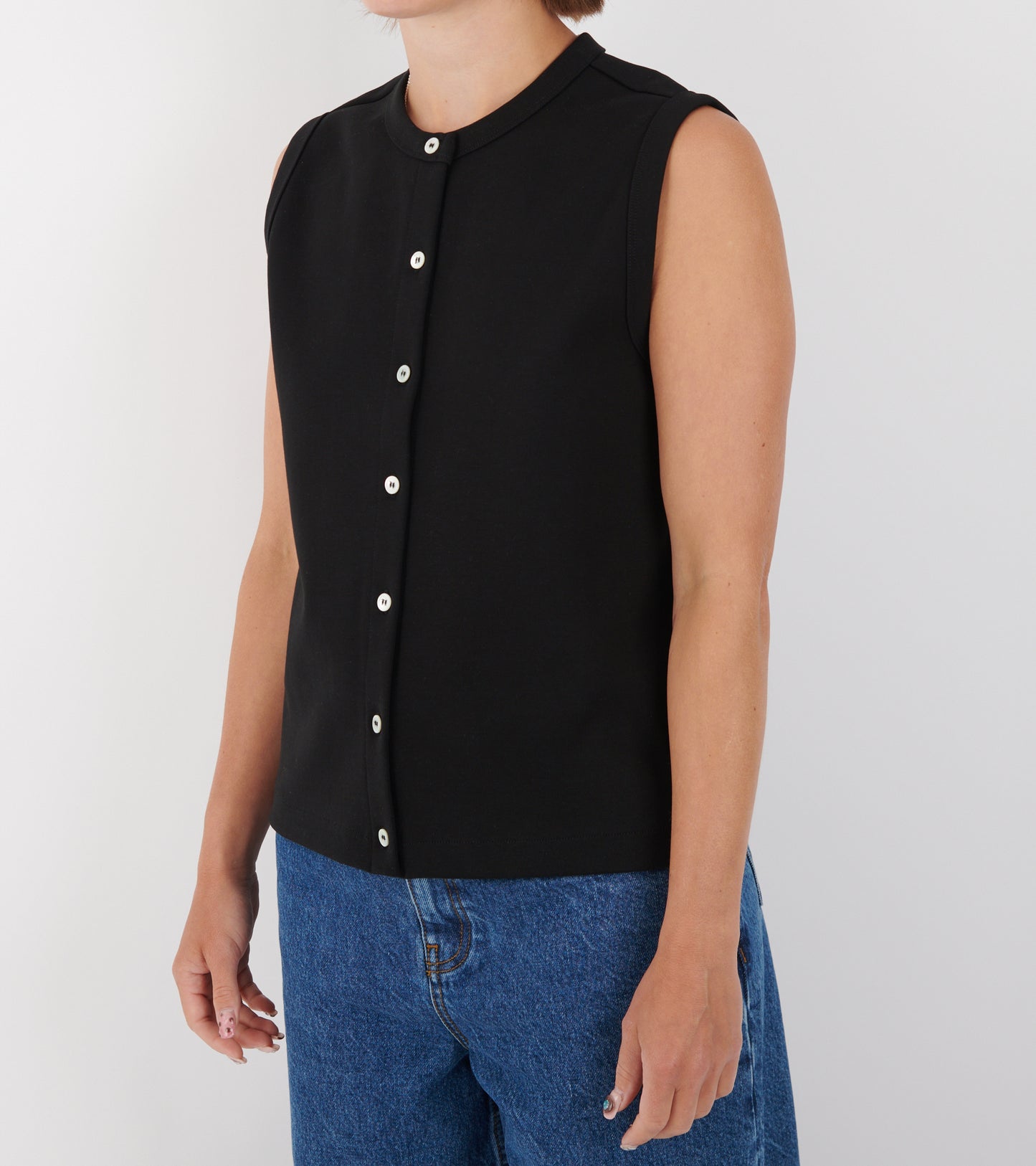 Poppy Sleeveless Cardigan Black