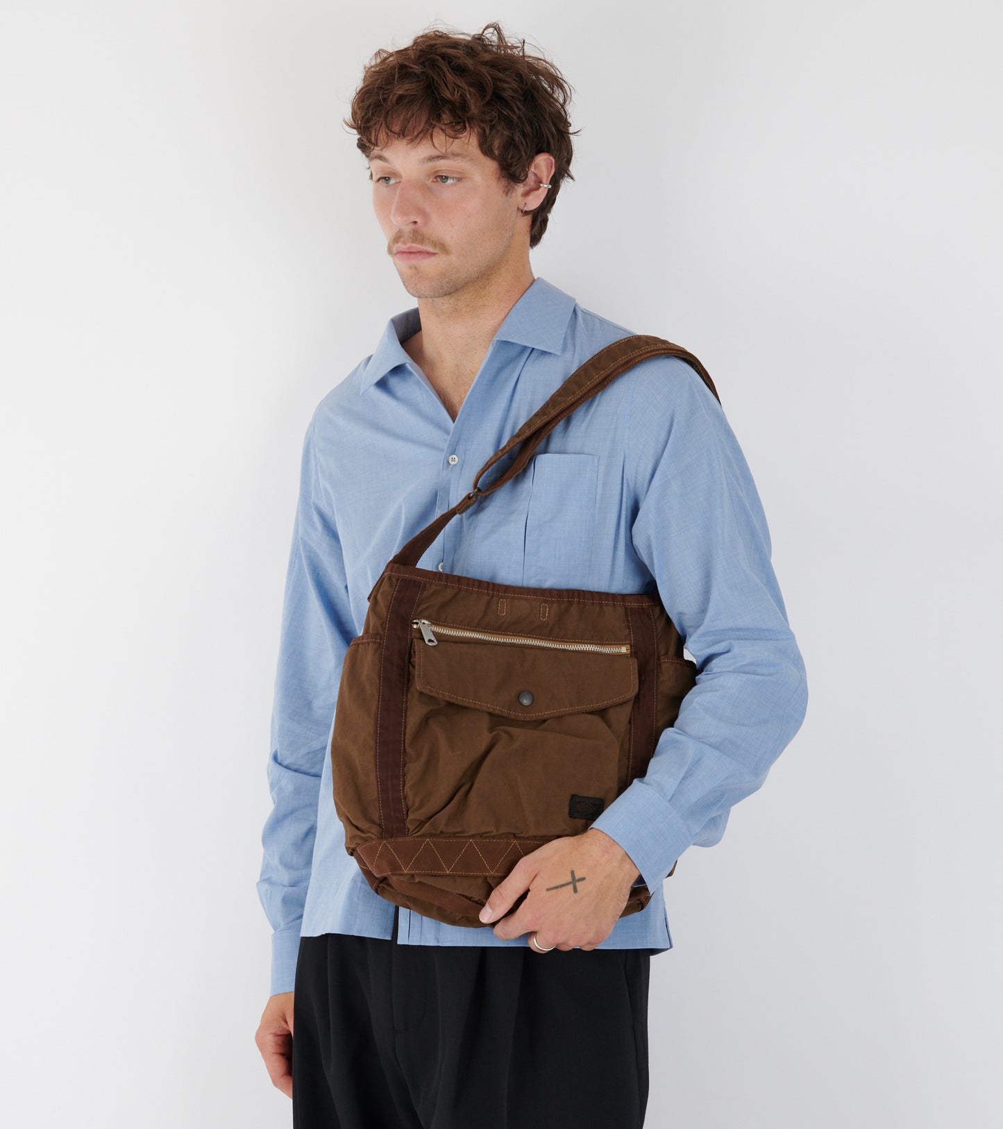 Crag Shoulder Bag L Coyote