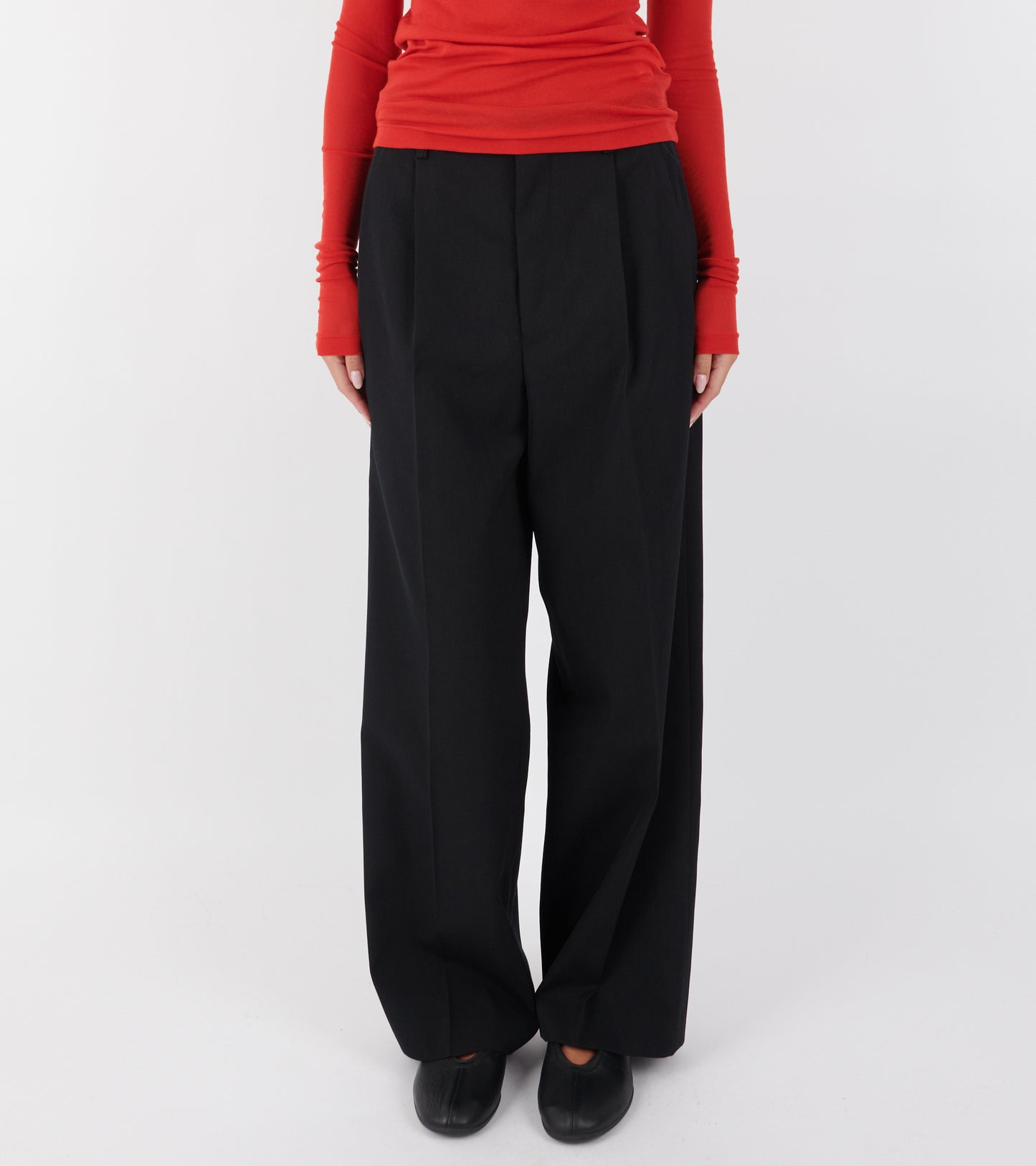Light Wool Max Gabardine Two-Tuck Slacks Top Black