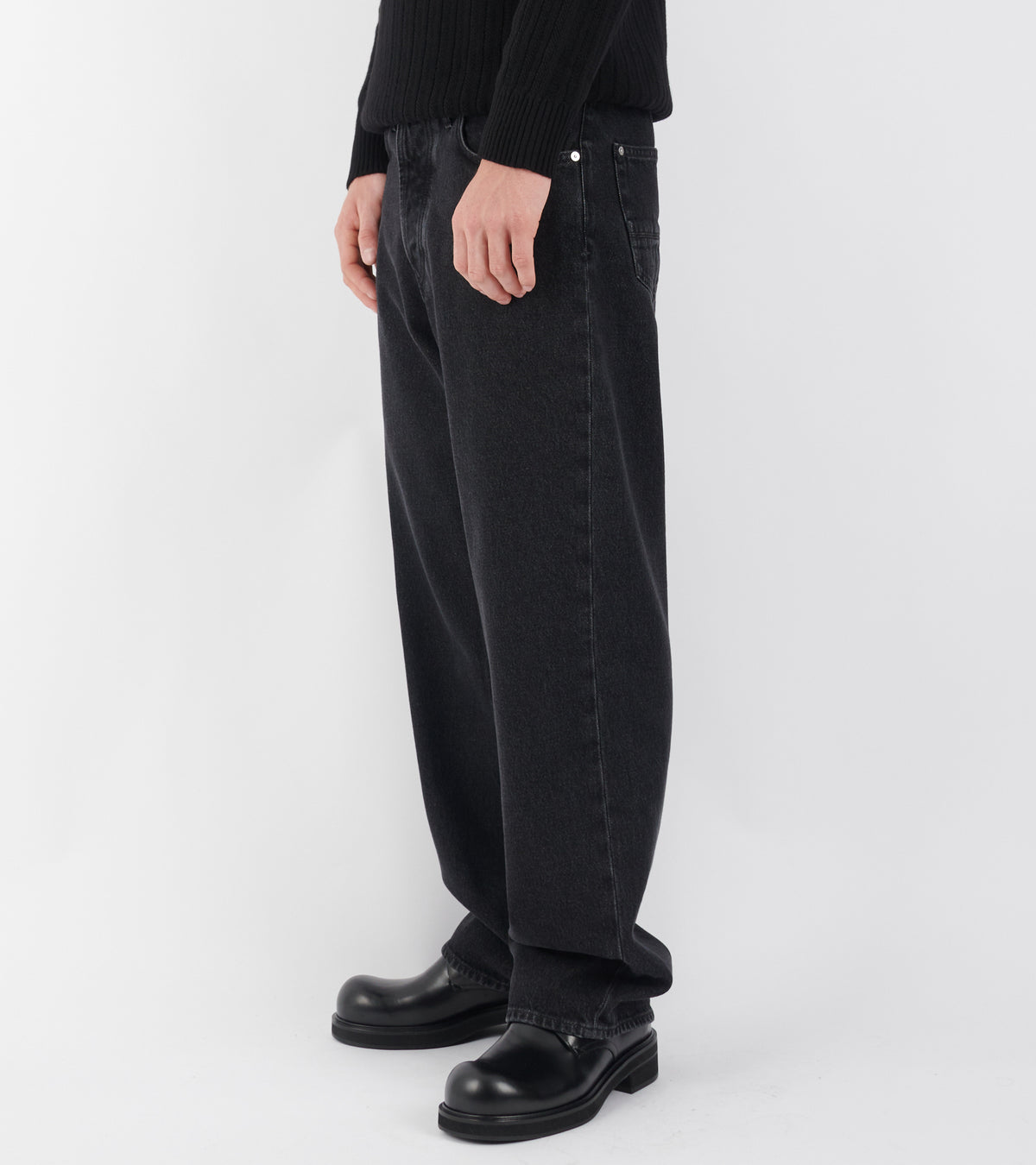 Loose Jeans Black Denim Medium Grainy Wash