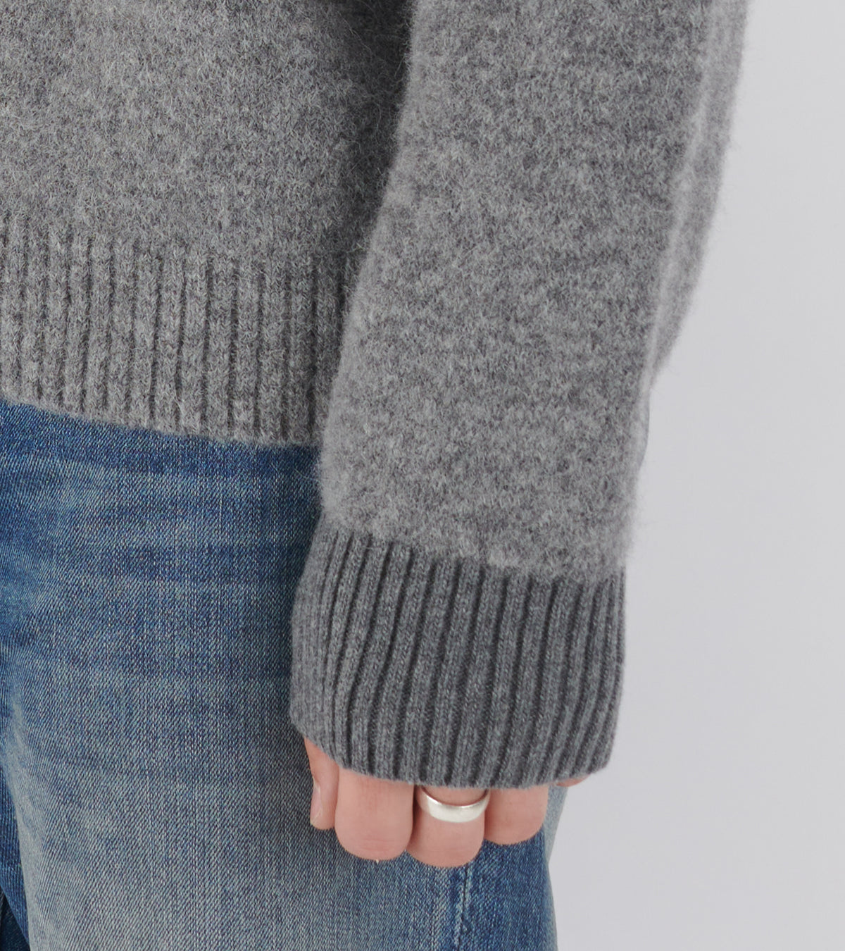 Classic Crewneck Knit Light Grey