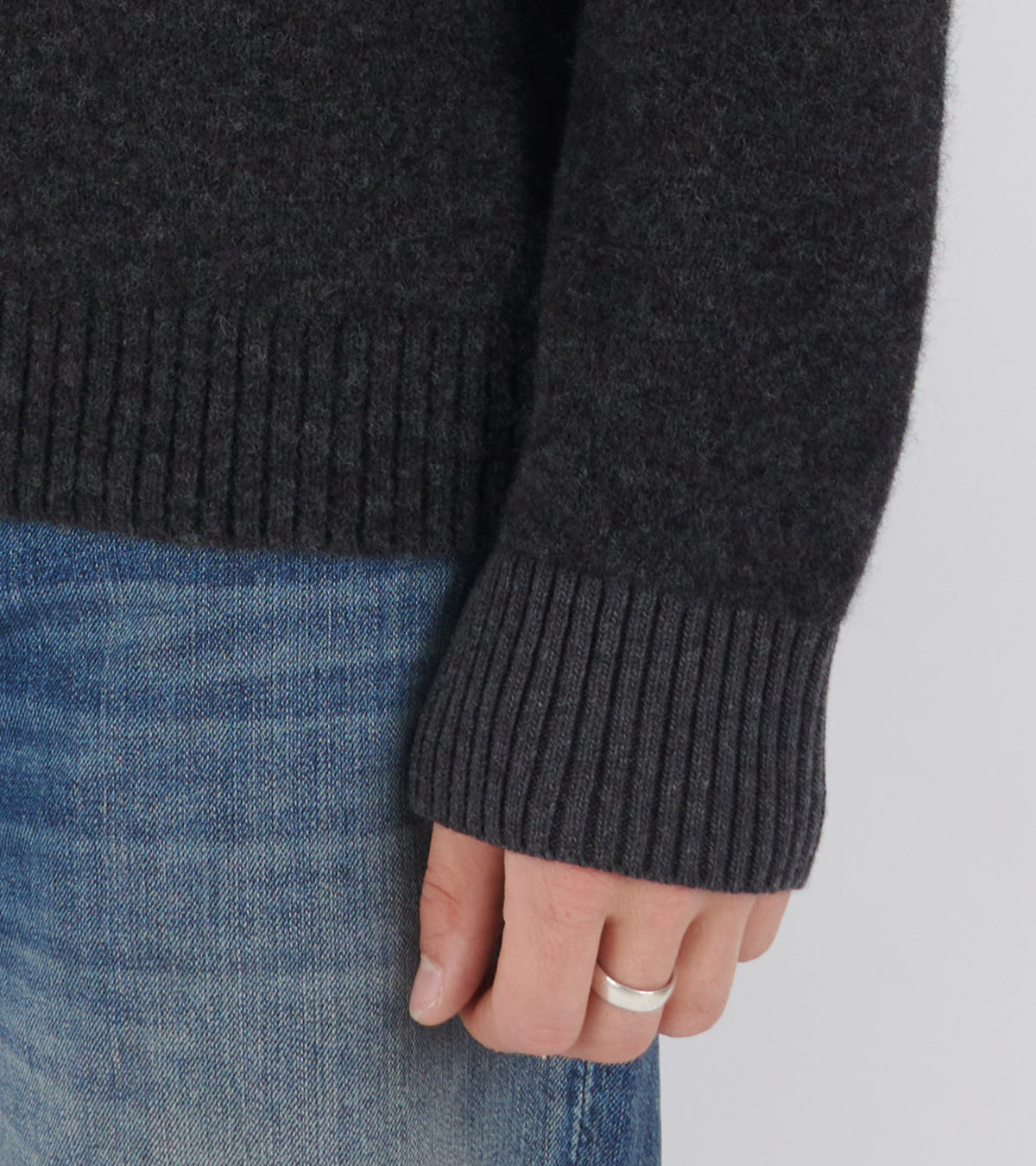 Classic Crewneck Knit Dark Grey