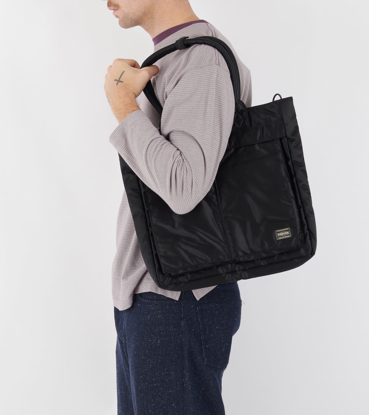 Tanker Carrying Tote Bag Black