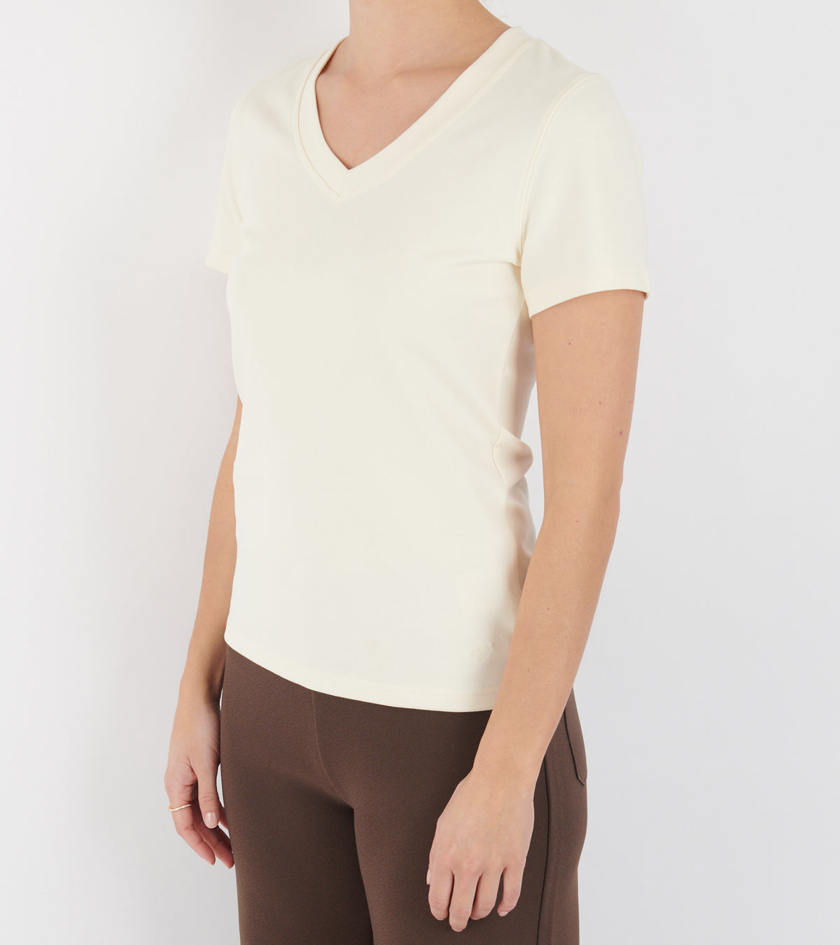Vera's V-Neck T-Shirt Cream
