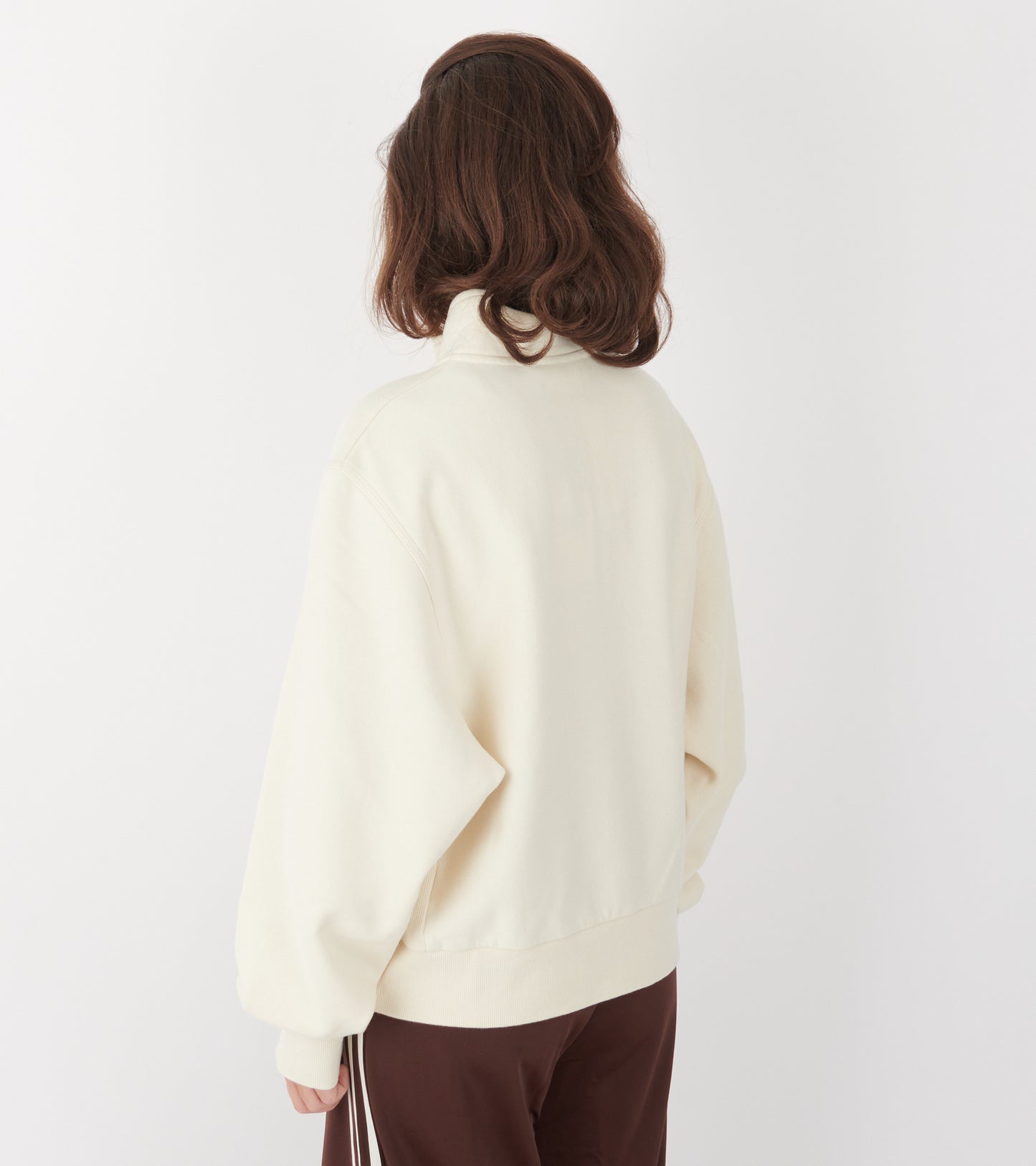 W American Script High Neck Sweat Natural