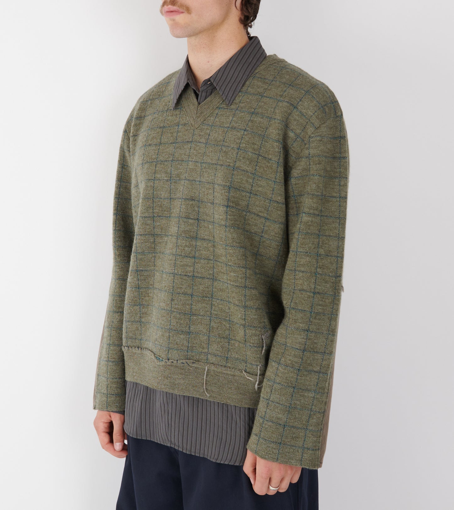 Wool V-neck Militery Green