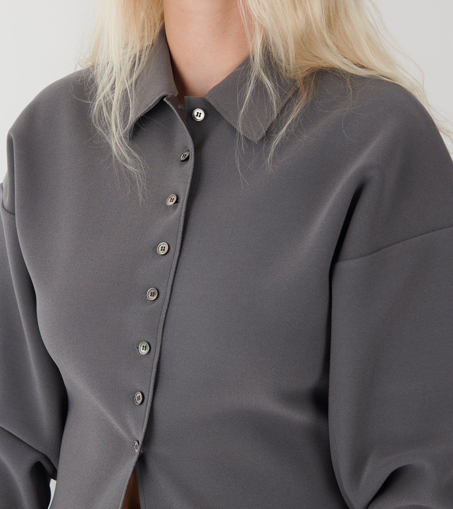 Lay3 Point Collar Cardigan Silver