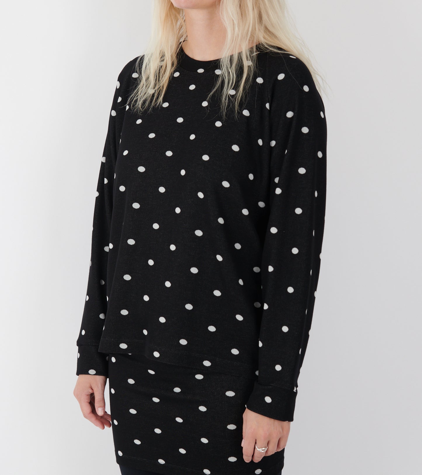Jaquard Dot Sweat Black/Ecru