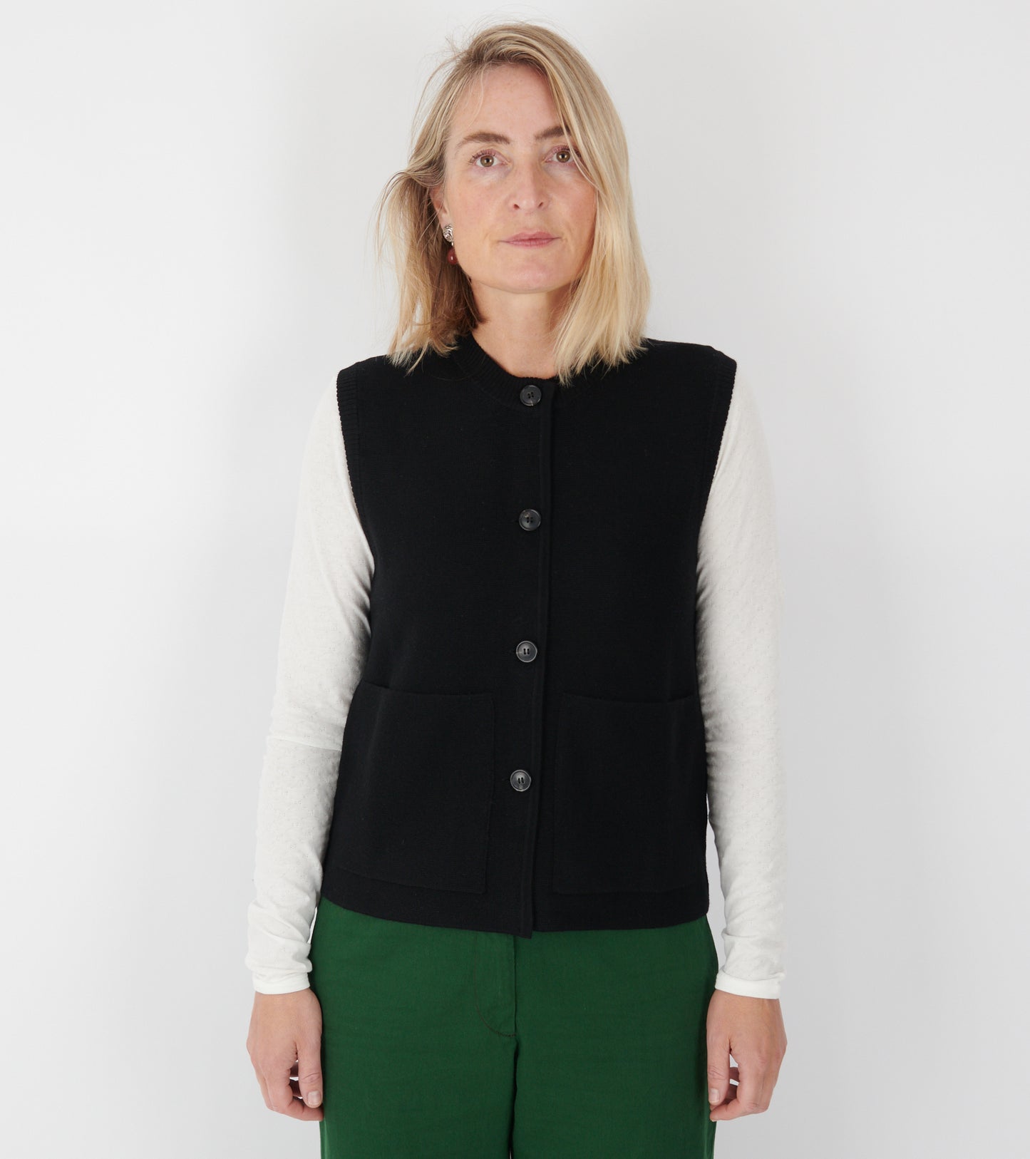 Elva Vest Black