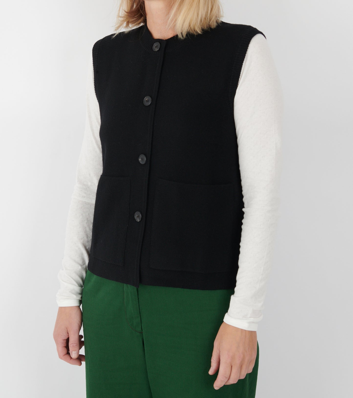 Elva Vest Black