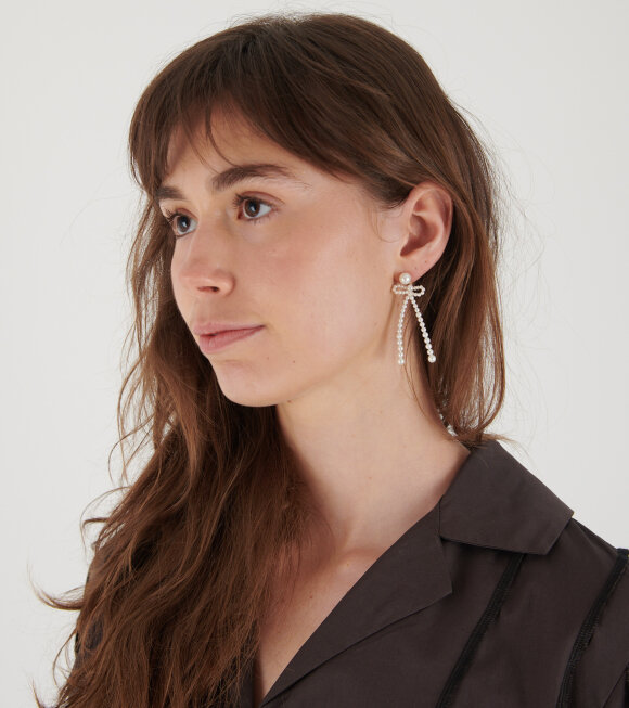Sophie Bille Brahe - Bow Rosette Earrings Freshwater Pearls