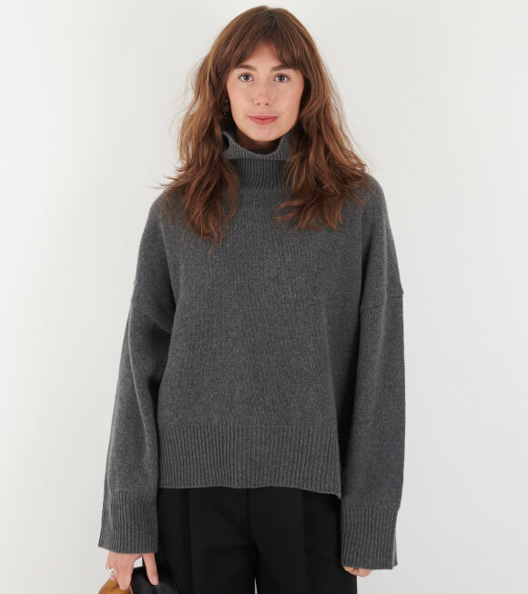 Skall Studio - Silene T-neck Graphite Melange