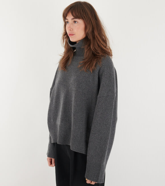 Skall Studio - Silene T-neck Graphite Melange